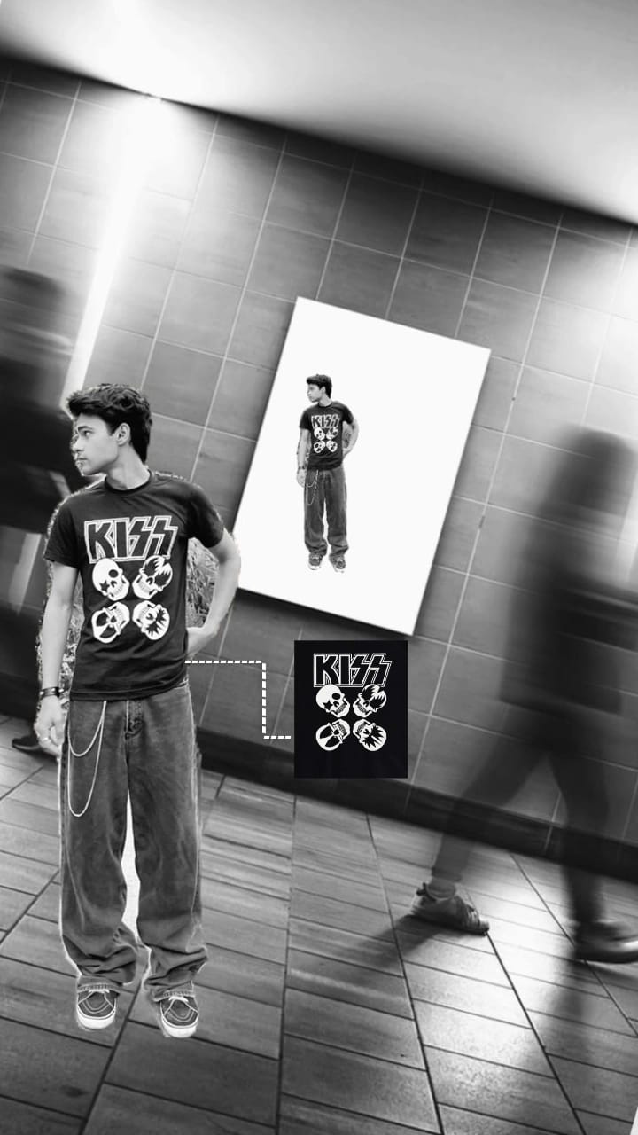 Kiss Tee