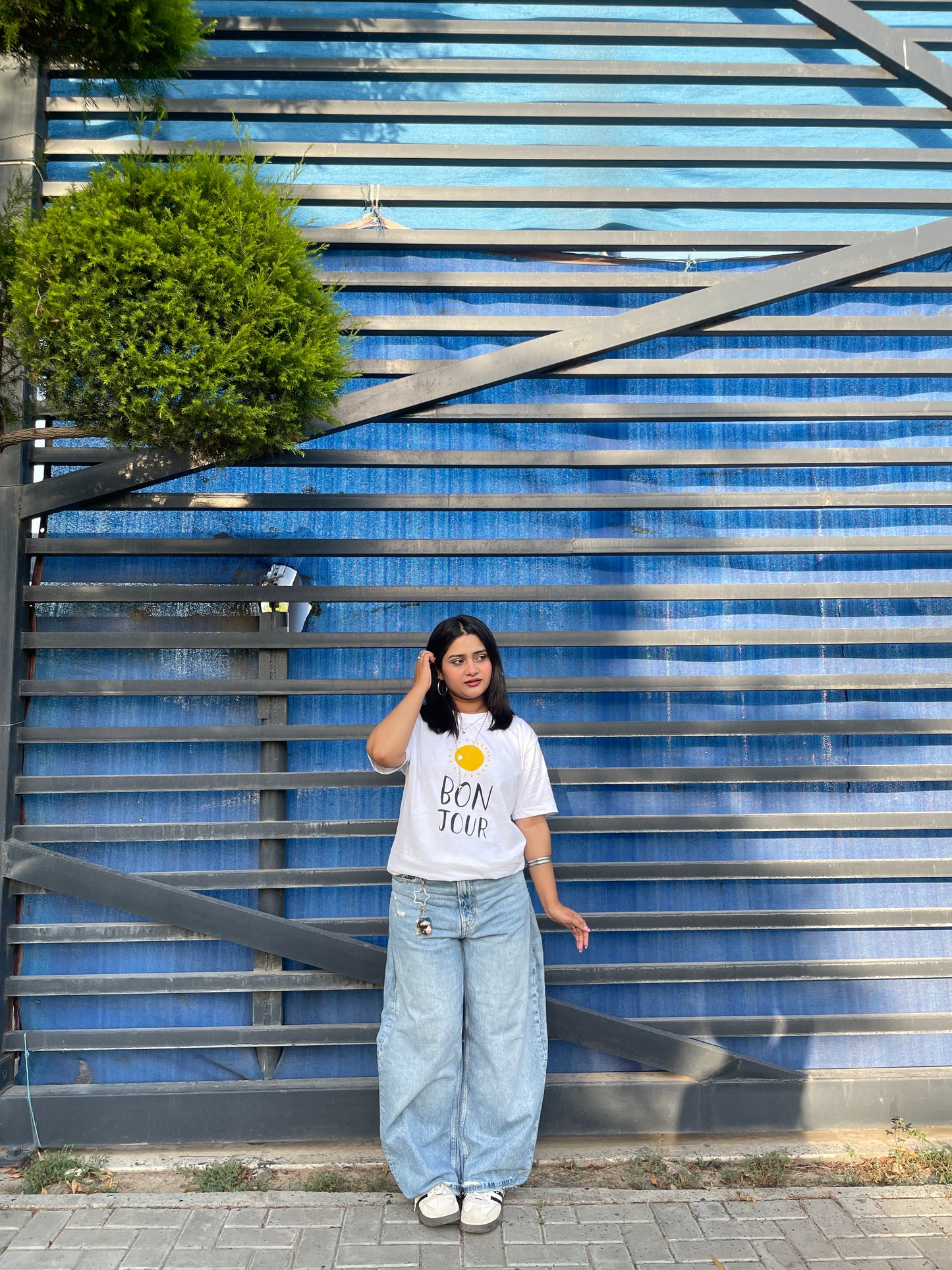 Bonjour Tee