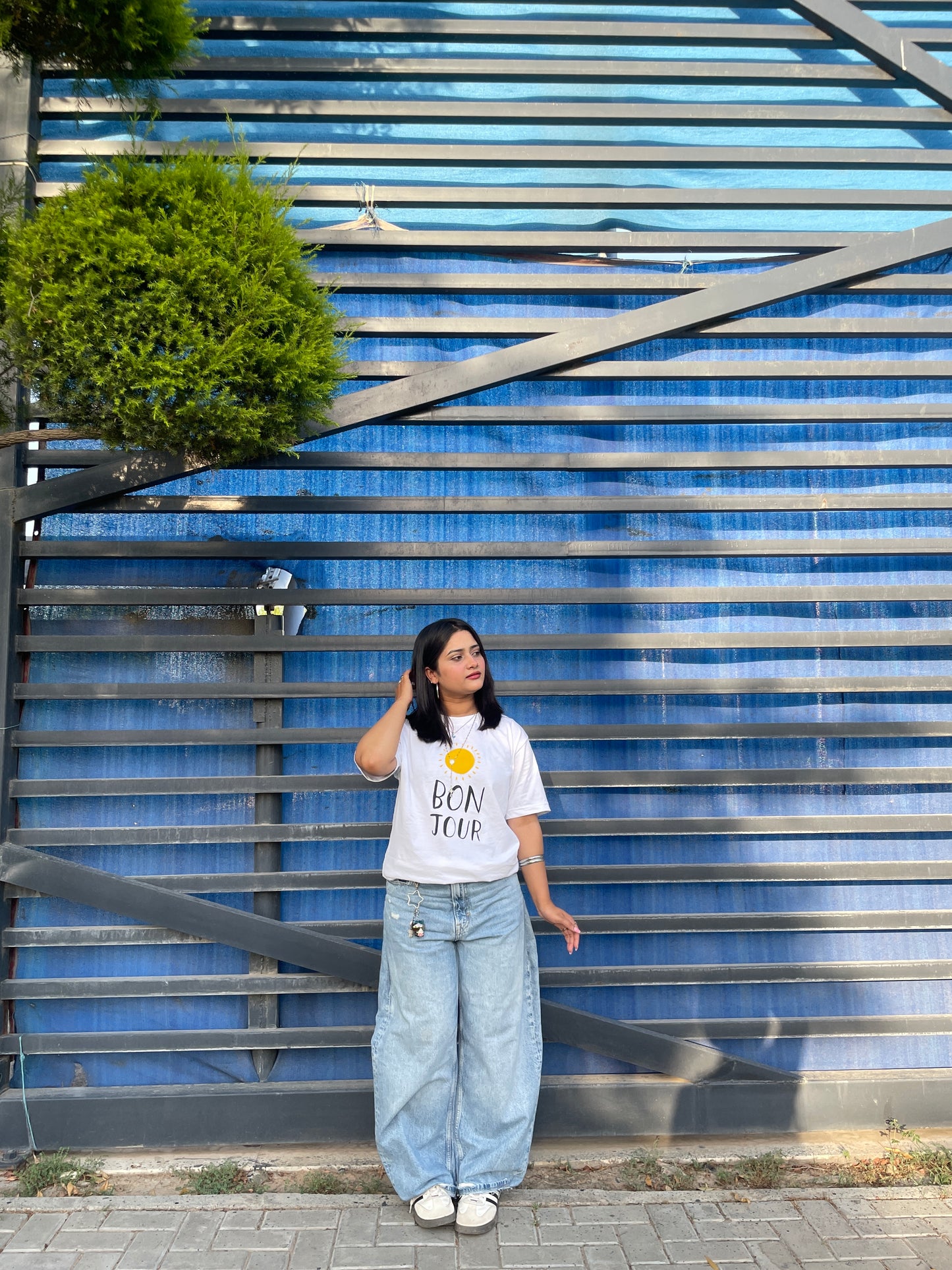 Bonjour Tee